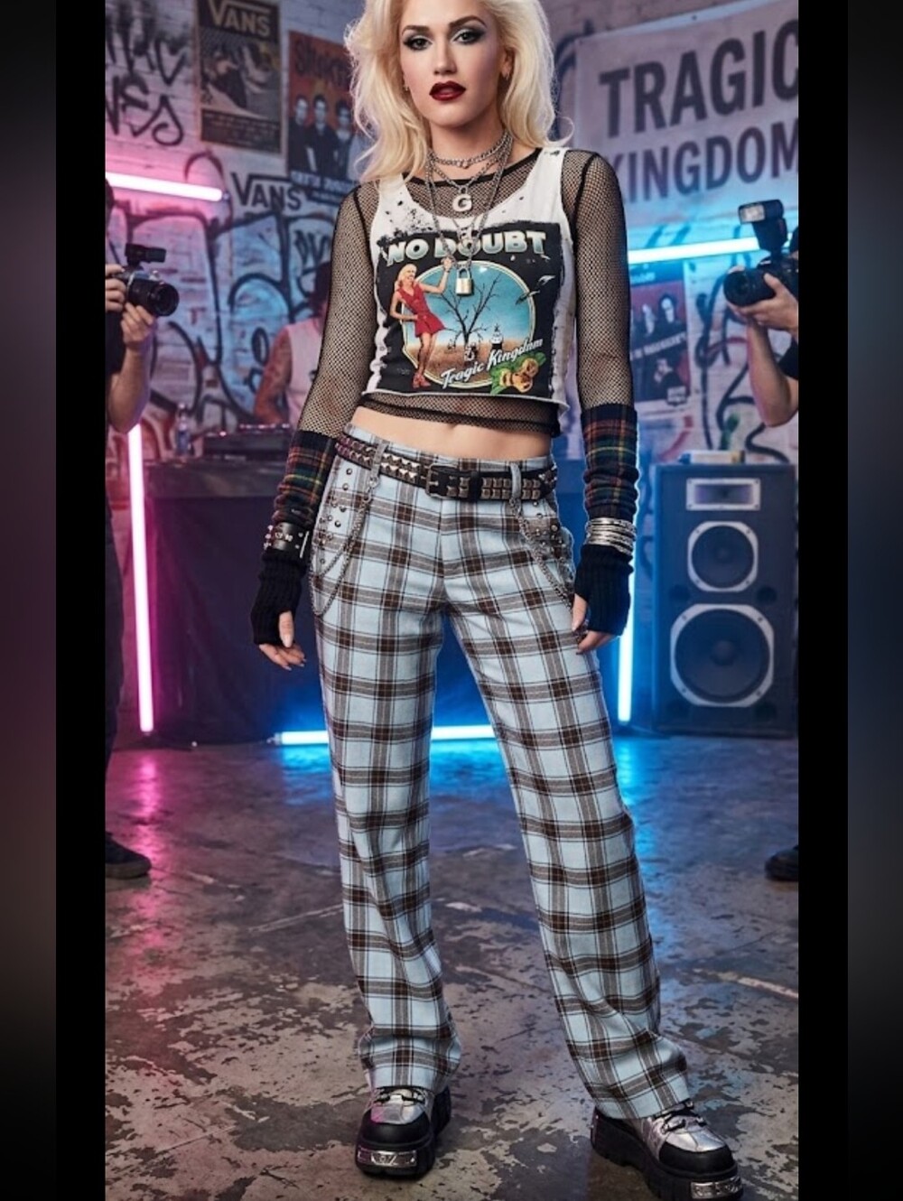 Urban Outfitters  Plaid Wide, Flare High Rise Pants size 4
